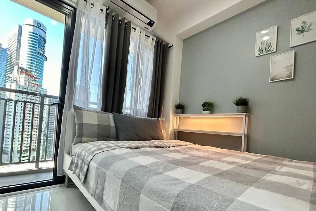 Homey 1Br At Lush Residences In Makati Cbd Manila